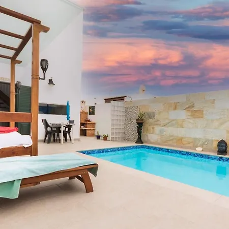 Romantico Con Piscina Privada Solo Ti Apartman *